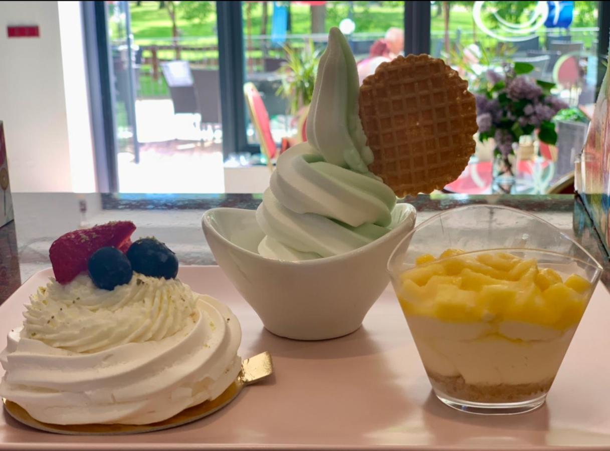 فندق Cafe De La Creme Kuzelov المظهر الخارجي الصورة
